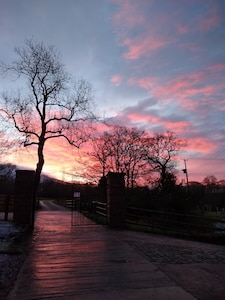 Luxury barn in Peak District National Park - peaceful with great views