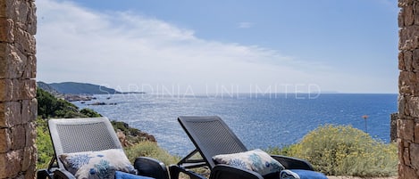 Holiday house for rent in Costa Paradiso with spectacular sea view