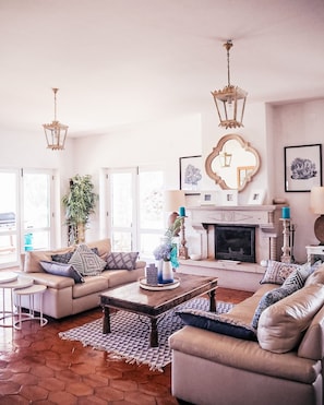 Another perspective of the lounge.
