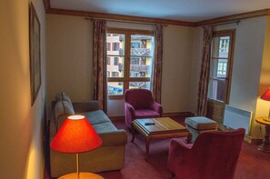 Living room area with sofabed