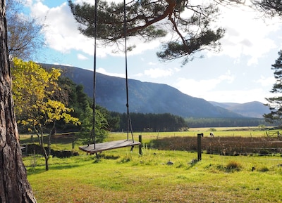 Highland home in the tranquility of beautiful Glen Feshie with open views.