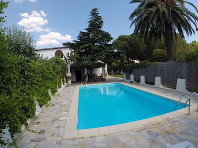 VILLA WITH POOL 300 MT FROM THE SEA ON THE COAST FOR VILLASIMIUS - JUN 1808
