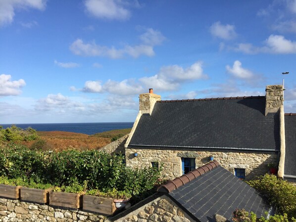 Maison et voisinage très calme. Entzückendes Reihenhaus, ruhige Nachbarschaft.