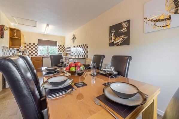 Preachers View, Wells-next-the-Sea: Kitchen/ dining area