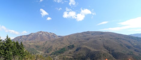 Main bedroom View of the Lima Valley