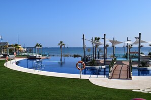 Island bar pool
