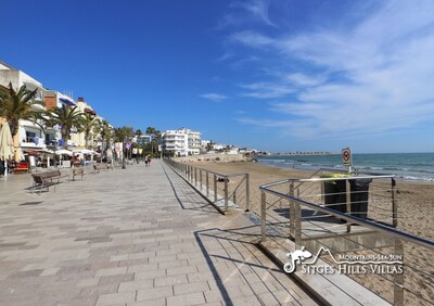 BEACH FRONT TOWN CENTRE - Apartment Alegria (Happy) 