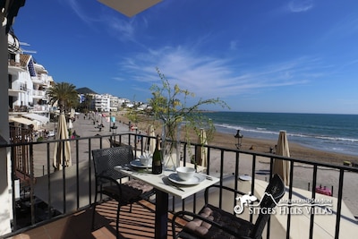 BEACH FRONT TOWN CENTRE - Apartment Alegria (Happy) 