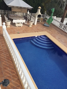 Casa Quinda. Aire acondicionado Chalet independiente con piscina privada y Wifi 