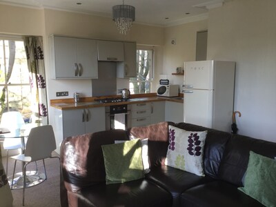 Luxury Self Catered  first floor Apartment With Private Parking And Views 