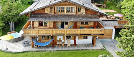 Bienvenue au chalet bioclimatique Kookaboora 4* 300m2 Jacuzzi Wifi Plein sud...