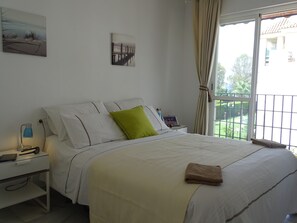Bedroom can be double or twin