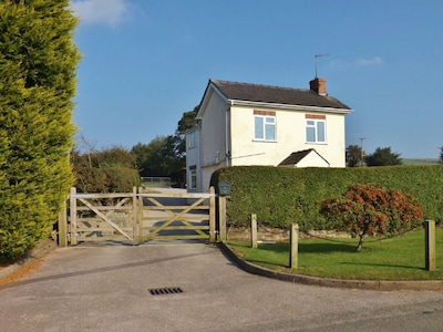 Detached Rural Cottage in Idyllic Location with 3 acre safe secure 6ft dog field