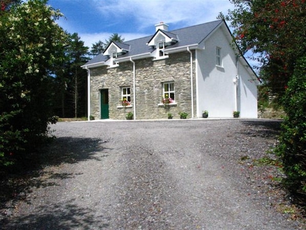 Feirm Traditional Cottage