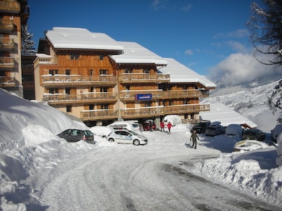 Fantastic chalet style apartment sleeping 9 people with stunning mountain views 