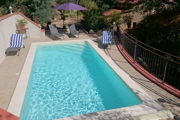 Villa Mathilde, Catalan style with swimming pool, gardens and secure parking
