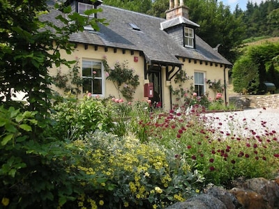 Former Lodge House to Swordale Castle