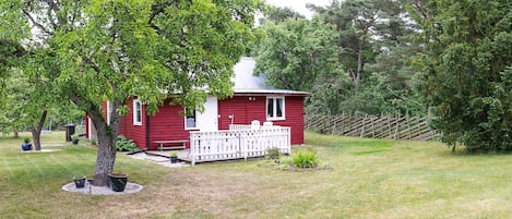 The exterior of the cabin