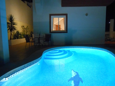 Villa mit privatem Pool und Blick auf das Tal