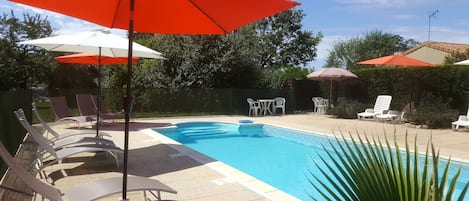 Piscine numéro « 1 » (8m x 4m) /Swimming pools number1 (8m x 4m)