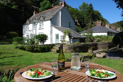 Charming Stream Side Cottage, Boscastle