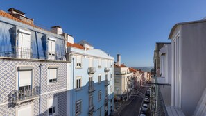 A beautiful apartment in a beautiful neighborhood.
#typical #culture #riverview #portugal #pt #lisbon
