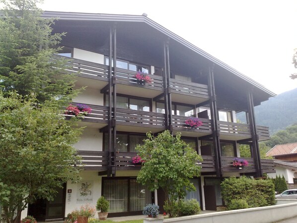 Front of the Apartment Haus.