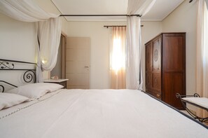 View of the bedrooom.