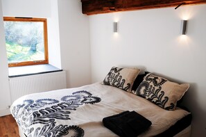 Comfortable double / twin room with luxury bedding