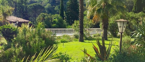 Jardines del alojamiento