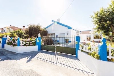 Hermosa villa azul con piscina privada