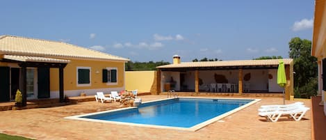 Pool area - where big families & friends get together!