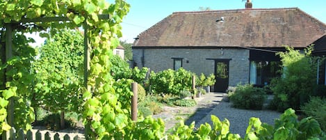 Traditional stone barn in the beautiful Blackmoor Vale.