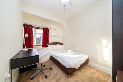 NEW Stunning 3 Bedroom House near Wembley Stadium