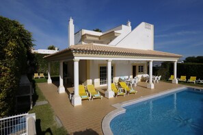 There are some neighbours, but we made the villa very private for you, you can see them, they cannot see you.