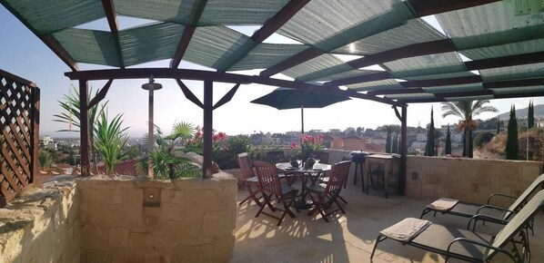 The stunning roof terrace with panoramic views - bliss!!