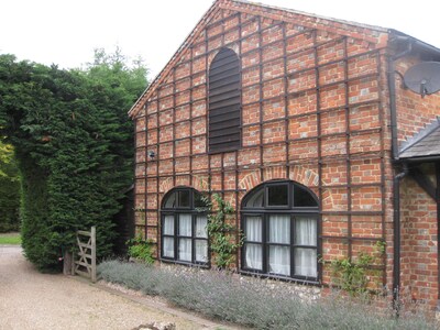 Peaceful Kentish Country Cottage - just 35 minutes from London