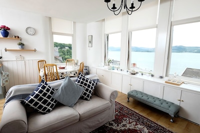  Amazing views, minutes to Rothesay town centre, ideal for families and couples