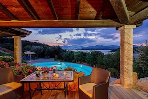 Balcony / Terrace / Patio, Pool
