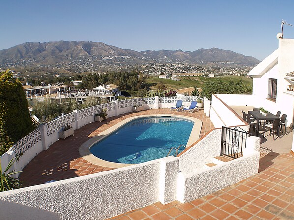 Gated pool on your doorstep, enjoy the views.