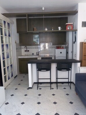 Angolo Cottura e Soggiorno - Kitchenette and Living Room