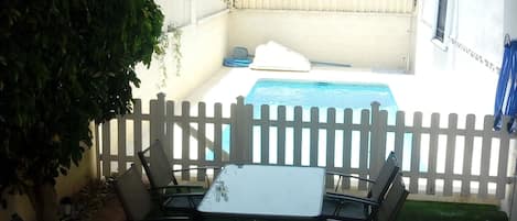 terraza piscina