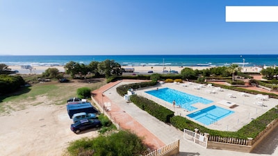 Very nice flat in front of the beach with a wonderful sea-view!!!