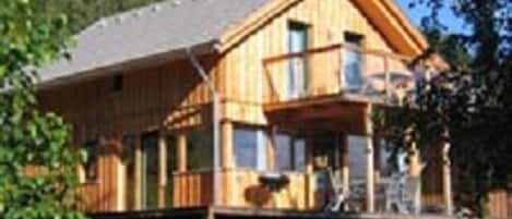 Chalet im Sommer