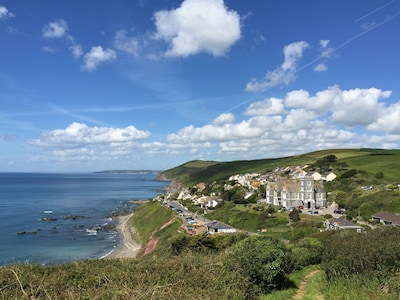 Stunning Sea Views, Beaches and Coastal Walking for The Ideal Family Holiday
