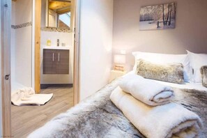 Bedroom 3 - double & single with ensuite shower room