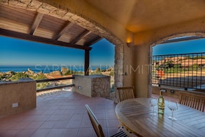 Balcony / Terrace / Patio