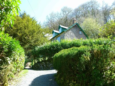 Großes historisches Haus in einem alten Waldgebiet im Exmoor-Nationalpark in der Nähe von Lynmouth