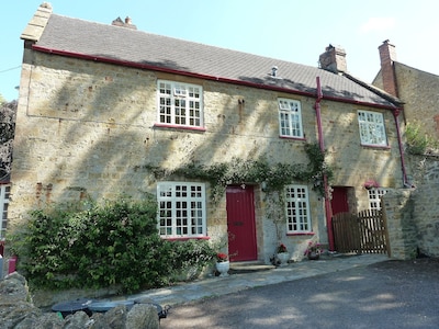 Albert Cottage: Beaminster, Dorset. Charmantes rustikales Cottage mit 2 Schlafzimmern für 5 Personen