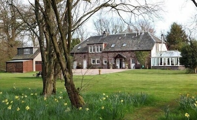 Relax in a luxurious, beautiful, tranquil, romantic setting, near Stirling